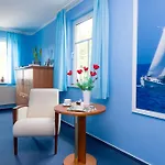 מלון & Restaurant Am Bodden 3*