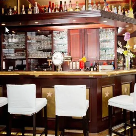 Hotel Hotel&restaurant Am Bodden 3*