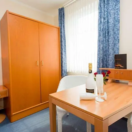 Hotel & Restaurant Am Bodden 3*