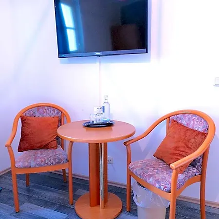 & Restaurant Am Bodden 3* 푸트버스
