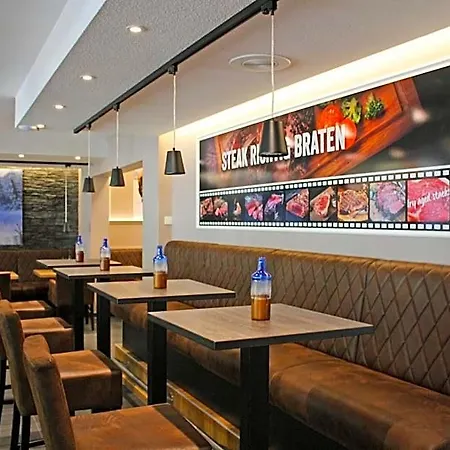 & Restaurant Am Bodden 푸트버스