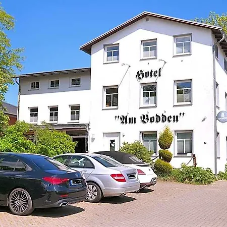 & Restaurant Am Bodden 호텔 푸트버스