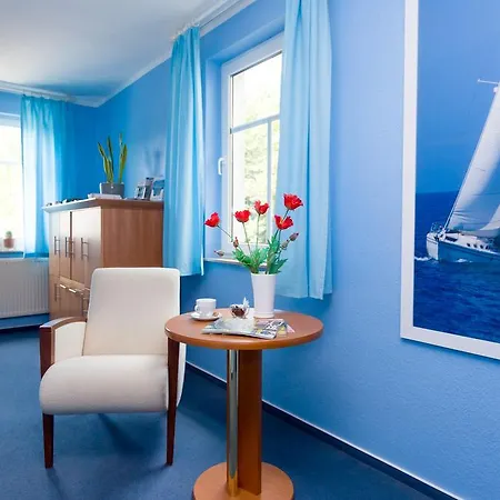 Hotel Hotel&restaurant Am Bodden 3*